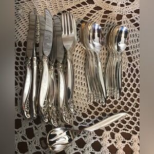 1847 Rogers Bros Silverplate. 6 place setting. “Leilani”